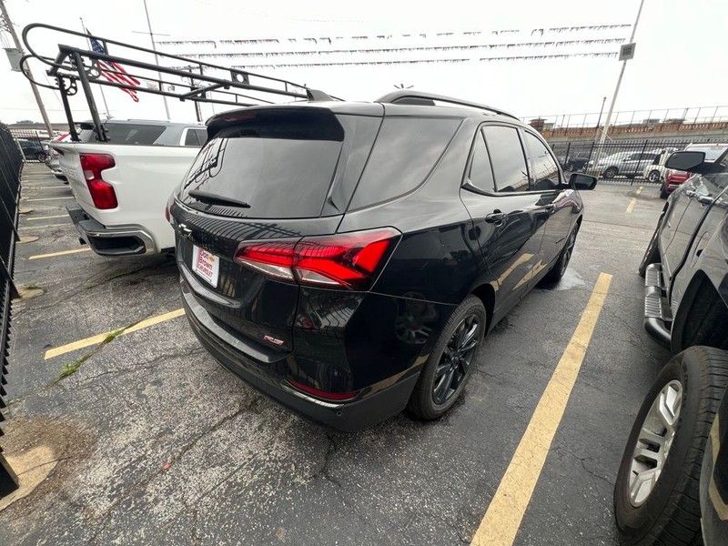 Chevrolet Equinox Vehicle Full-screen Gallery Image 6