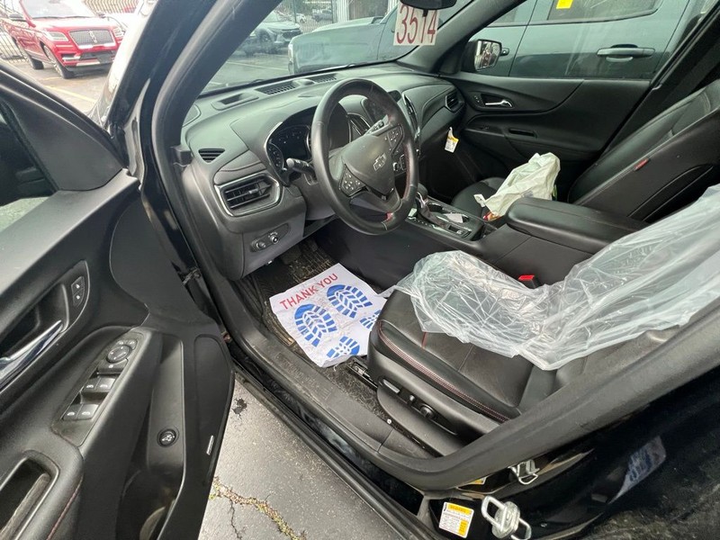 Chevrolet Equinox Vehicle Full-screen Gallery Image 7