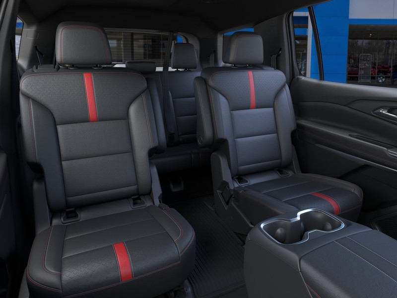 Chevrolet Traverse Vehicle Full-screen Gallery Image 17