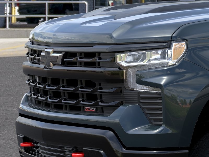Chevrolet Silverado 1500 Vehicle Full-screen Gallery Image 13
