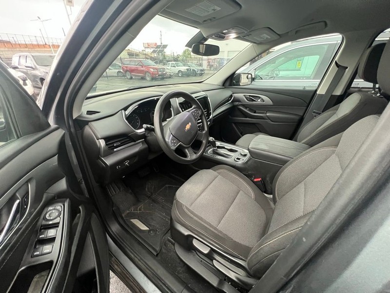 Chevrolet Traverse Vehicle Full-screen Gallery Image 7