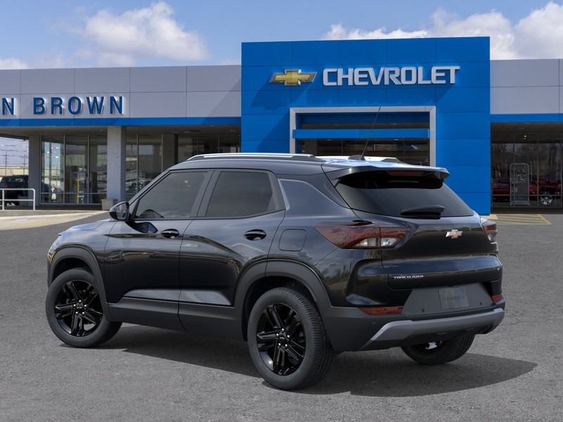 Chevrolet Trailblazer Vehicle Full-screen Gallery Image 3