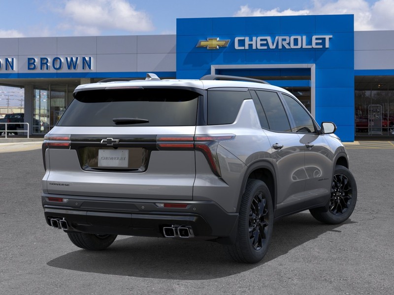 Chevrolet Traverse Vehicle Full-screen Gallery Image 4