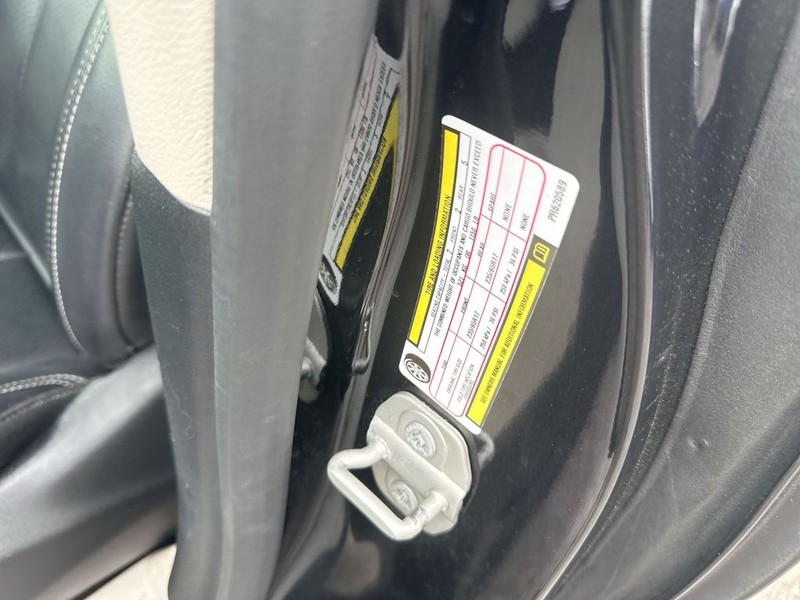 Chrysler Pacifica Vehicle Full-screen Gallery Image 33