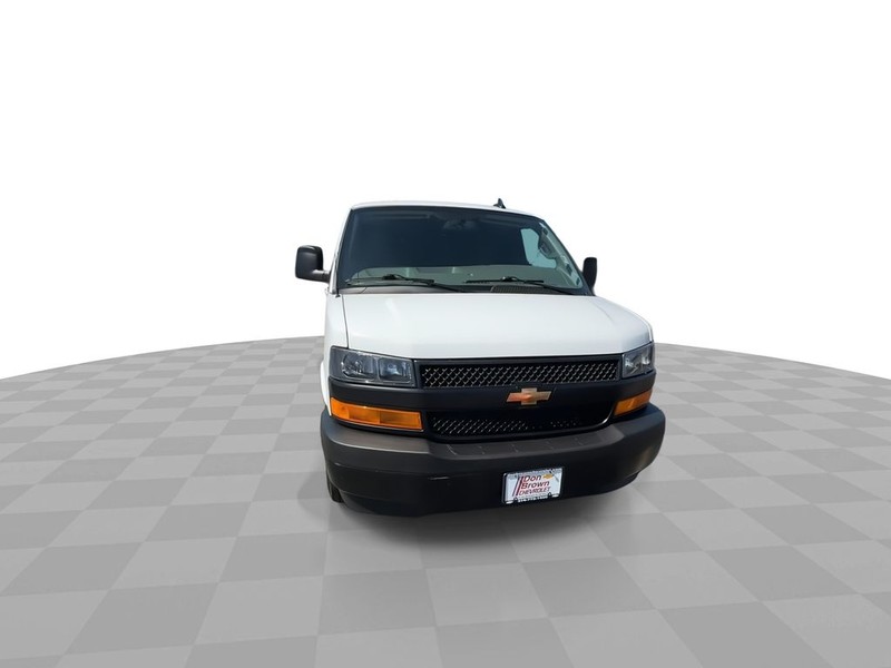 Chevrolet Express Cargo Van Vehicle Full-screen Gallery Image 4
