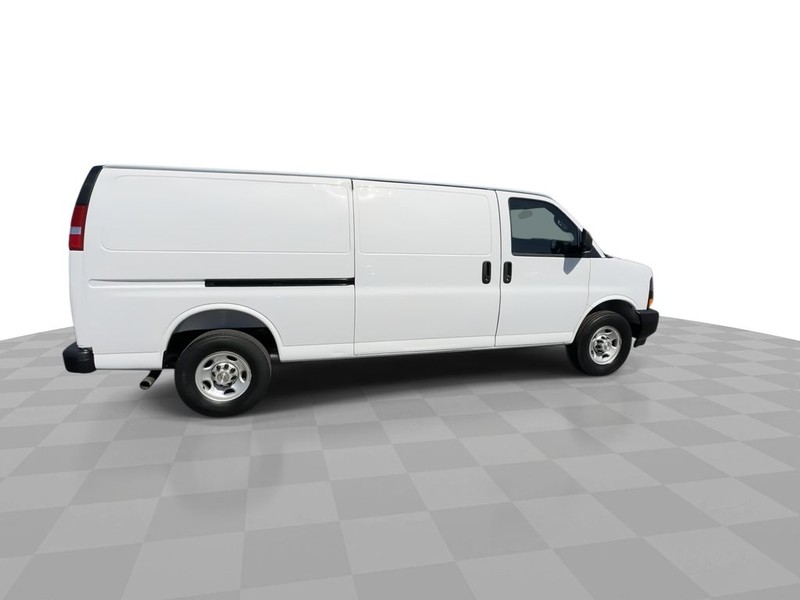 Chevrolet Express Cargo Van Vehicle Full-screen Gallery Image 14