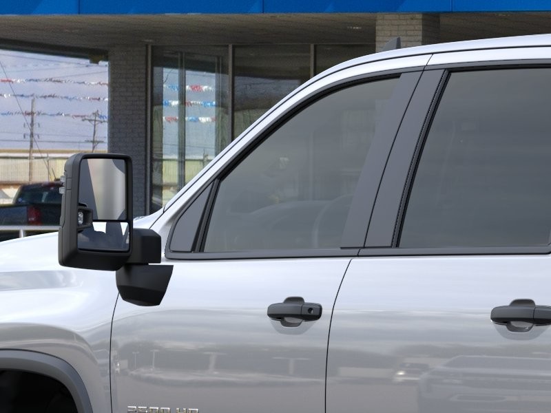 Chevrolet Silverado 2500 HD Vehicle Full-screen Gallery Image 12