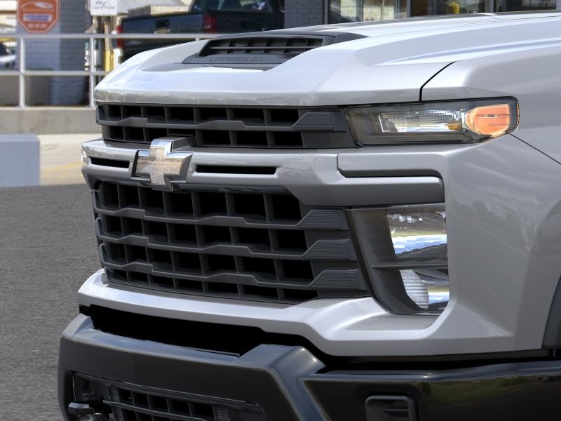 Chevrolet Silverado 2500 HD Vehicle Full-screen Gallery Image 13