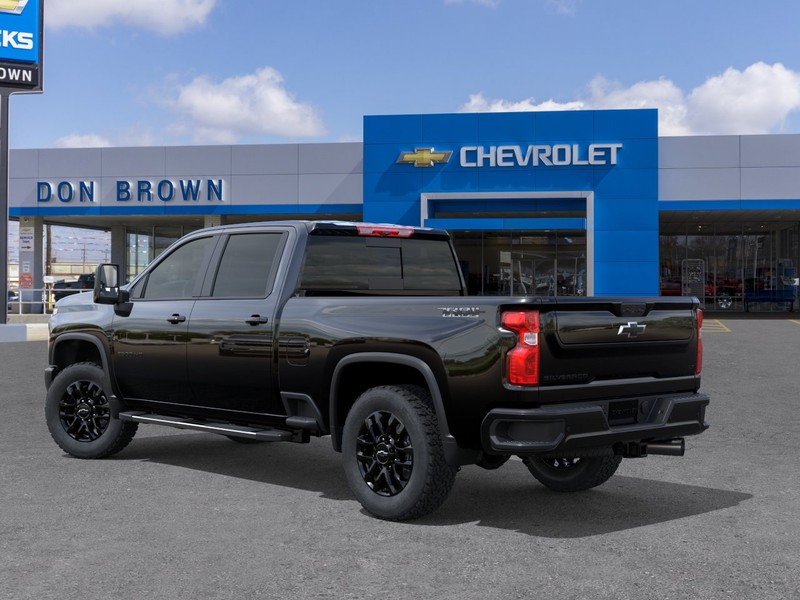 Chevrolet Silverado 2500 HD Vehicle Full-screen Gallery Image 3