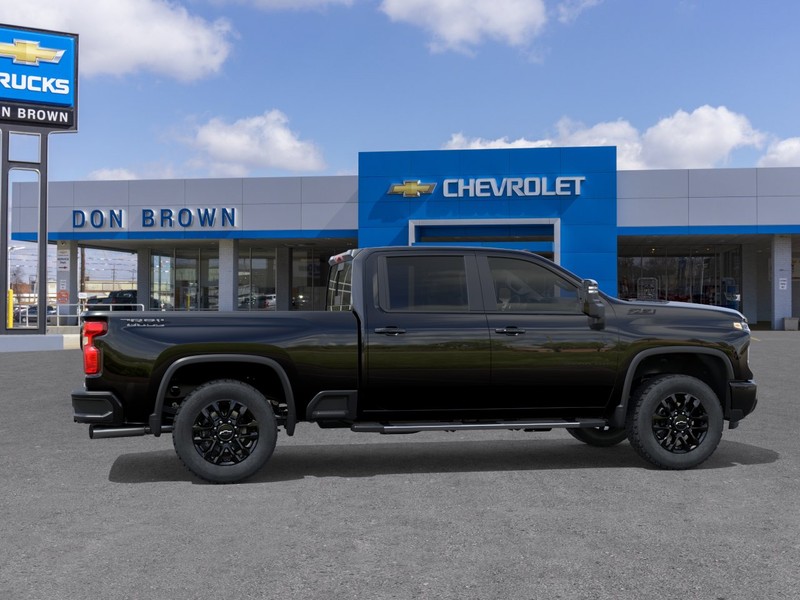 Chevrolet Silverado 2500 HD Vehicle Full-screen Gallery Image 5