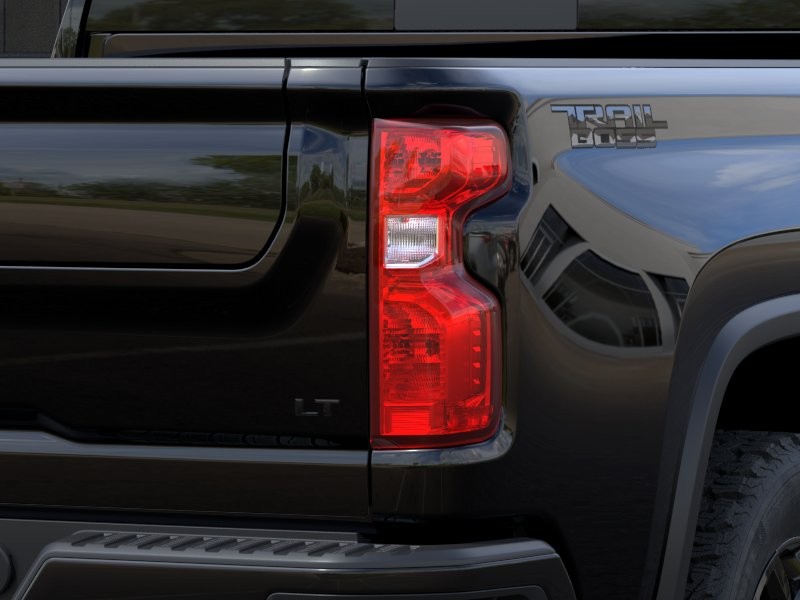 Chevrolet Silverado 2500 HD Vehicle Full-screen Gallery Image 11