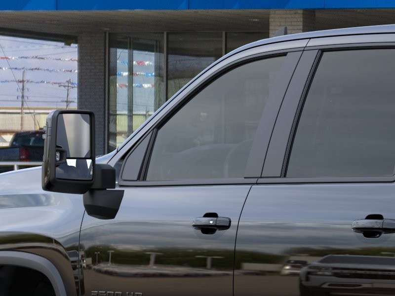 Chevrolet Silverado 2500 HD Vehicle Full-screen Gallery Image 12