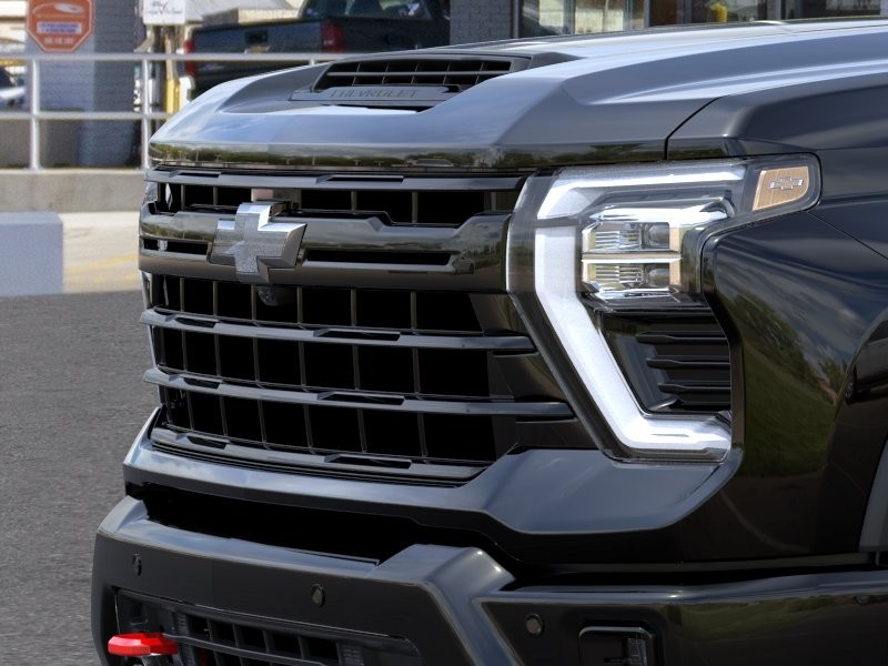 Chevrolet Silverado 2500 HD Vehicle Full-screen Gallery Image 13