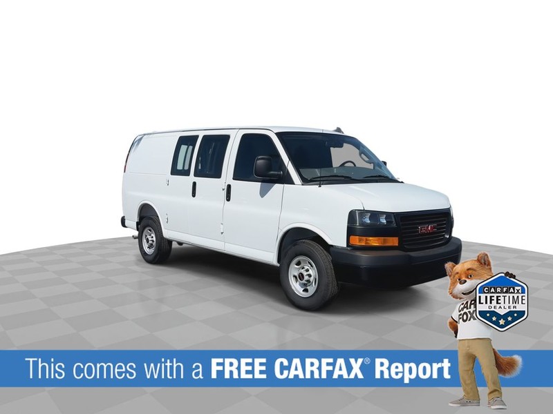 GMC Savana Cargo Van Vehicle Full-screen Gallery Image 3