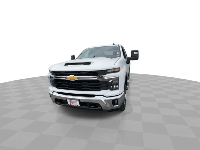 Chevrolet Silverado 2500HD Vehicle Full-screen Gallery Image 4