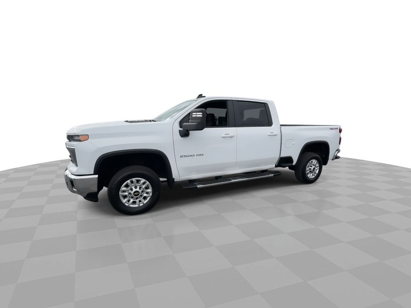 Chevrolet Silverado 2500HD Vehicle Full-screen Gallery Image 6