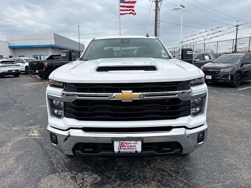 Chevrolet Silverado 2500HD Vehicle Full-screen Gallery Image 35