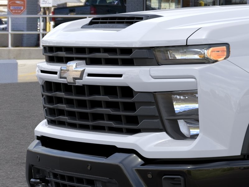 Chevrolet Silverado 2500 HD Vehicle Full-screen Gallery Image 13