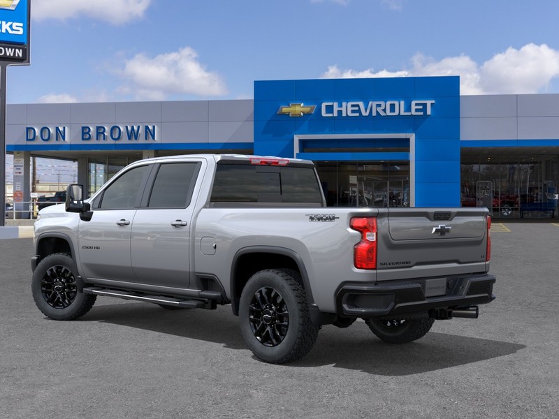 Chevrolet Silverado 2500 HD Vehicle Full-screen Gallery Image 3