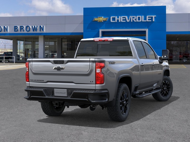 Chevrolet Silverado 2500 HD Vehicle Full-screen Gallery Image 4