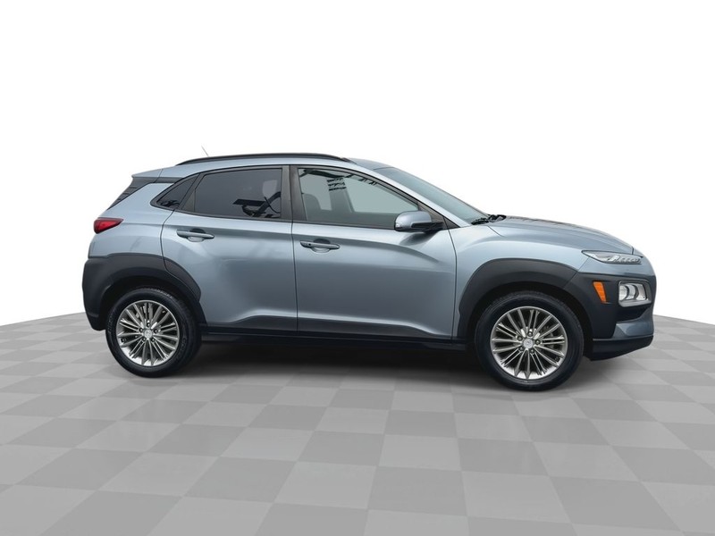 Hyundai Kona Vehicle Full-screen Gallery Image 14
