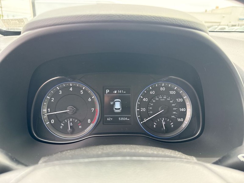 Hyundai Kona Vehicle Full-screen Gallery Image 18