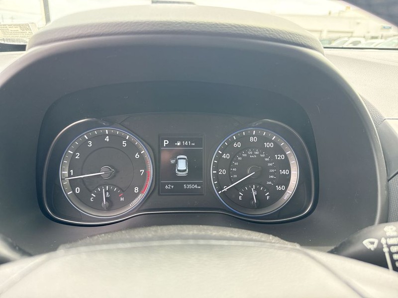 Hyundai Kona Vehicle Full-screen Gallery Image 19