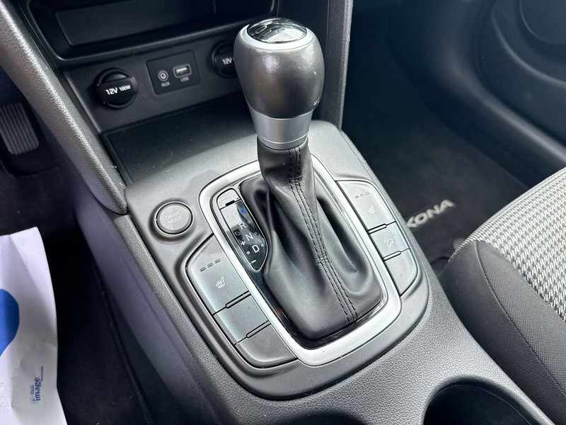 Hyundai Kona Vehicle Full-screen Gallery Image 22