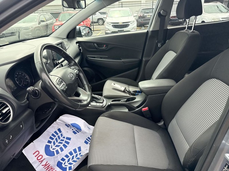 Hyundai Kona Vehicle Full-screen Gallery Image 27