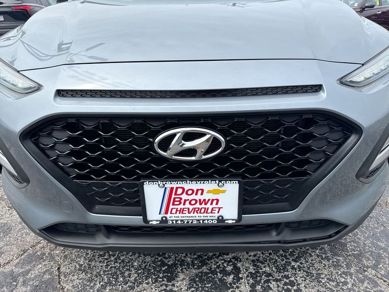 Hyundai Kona Vehicle Full-screen Gallery Image 36