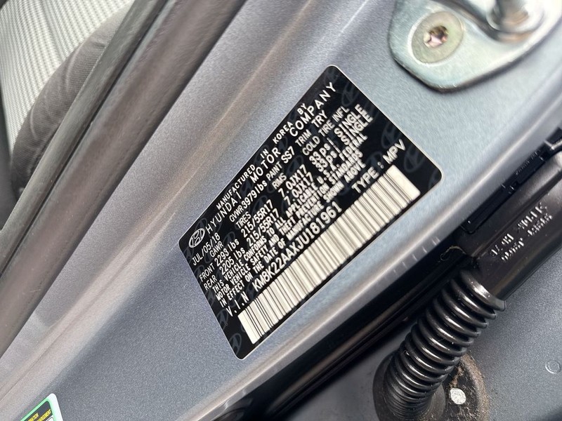 Hyundai Kona Vehicle Full-screen Gallery Image 39