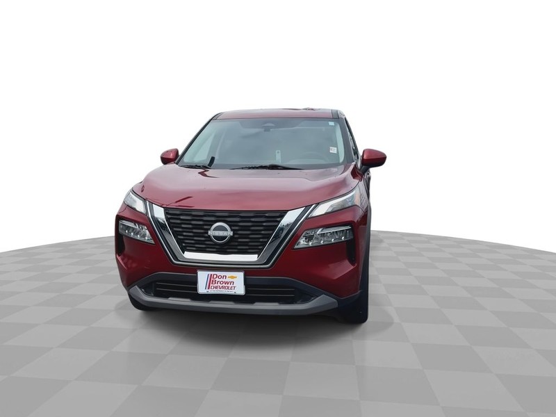 Nissan Rogue Vehicle Full-screen Gallery Image 4