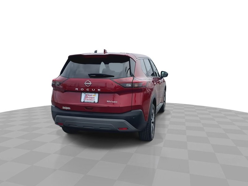 Nissan Rogue Vehicle Full-screen Gallery Image 11