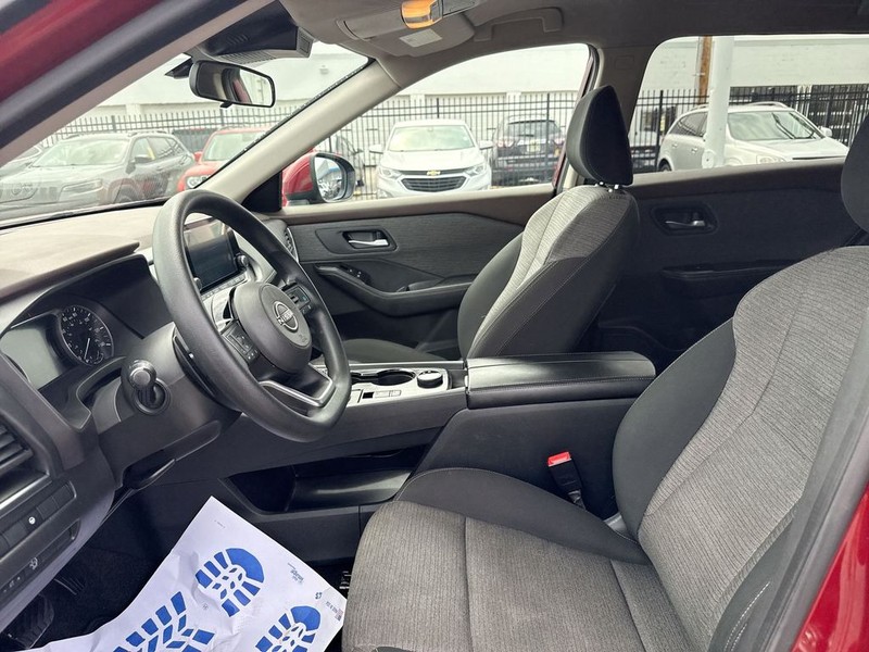 Nissan Rogue Vehicle Full-screen Gallery Image 27
