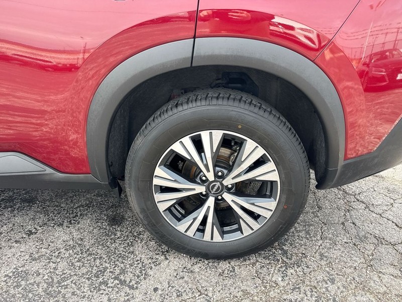 Nissan Rogue Vehicle Full-screen Gallery Image 38