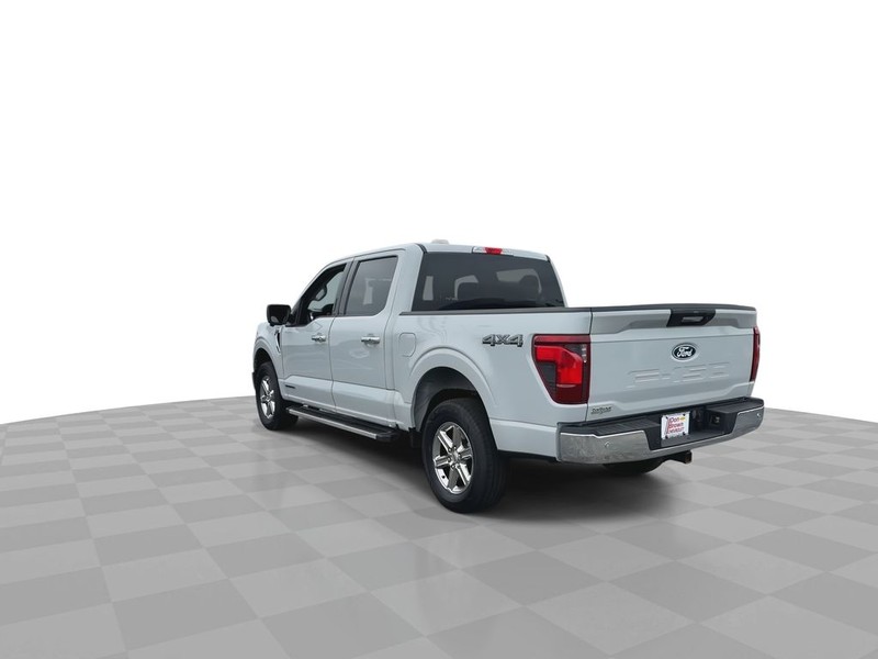 Ford F-150 Vehicle Full-screen Gallery Image 10