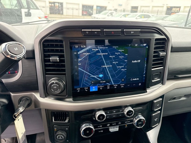 Ford F-150 Vehicle Full-screen Gallery Image 20