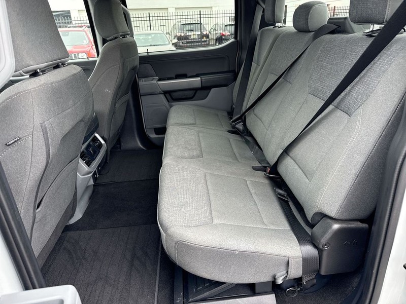 Ford F-150 Vehicle Full-screen Gallery Image 30