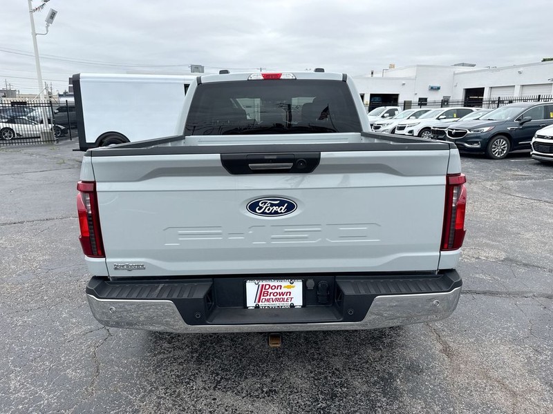 Ford F-150 Vehicle Full-screen Gallery Image 31