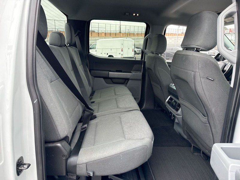 Ford F-150 Vehicle Full-screen Gallery Image 32
