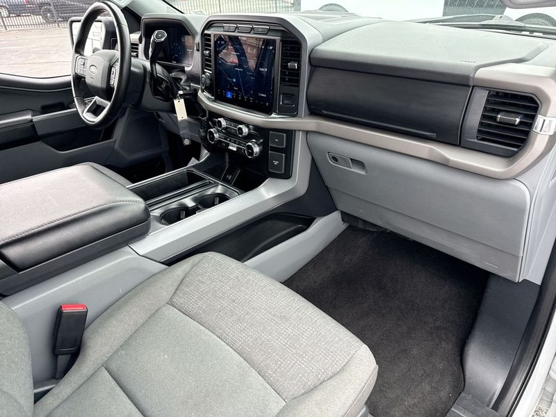 Ford F-150 Vehicle Full-screen Gallery Image 34