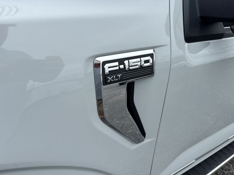 Ford F-150 Vehicle Full-screen Gallery Image 37