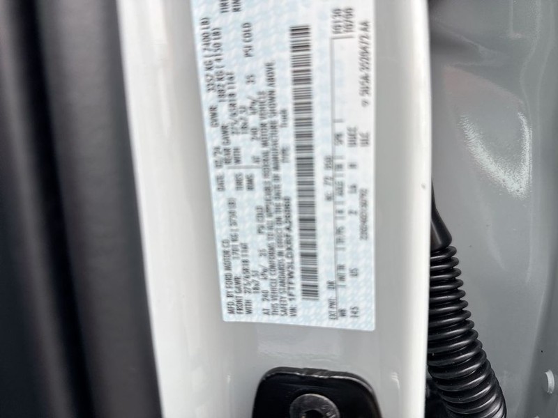 Ford F-150 Vehicle Full-screen Gallery Image 39