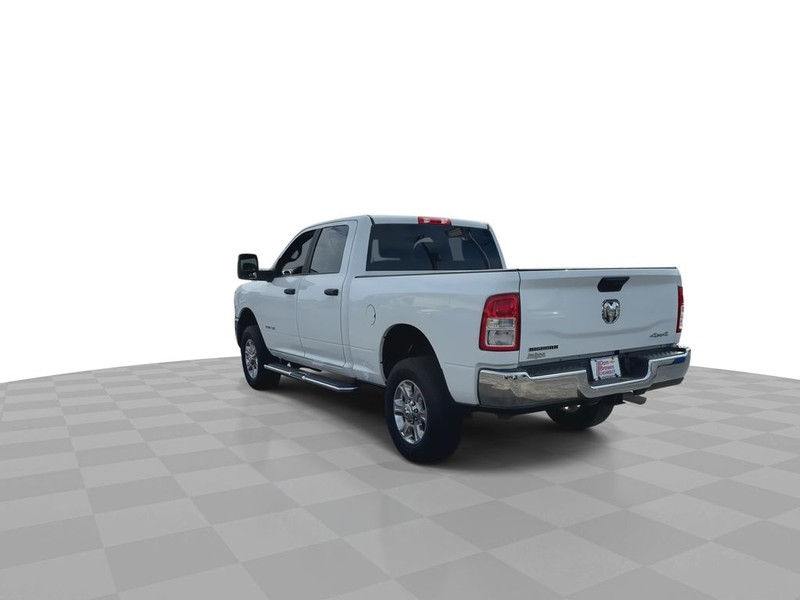 Ram 2500 Vehicle Full-screen Gallery Image 10