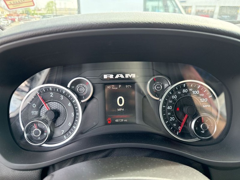Ram 2500 Vehicle Full-screen Gallery Image 19