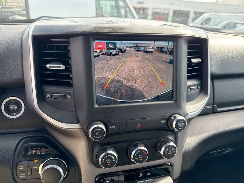 Ram 2500 Vehicle Full-screen Gallery Image 21