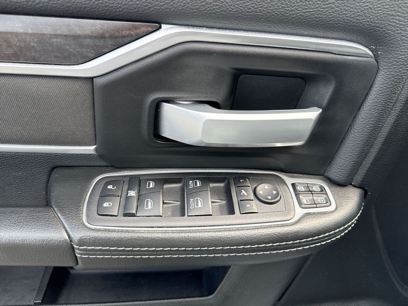 Ram 2500 Vehicle Full-screen Gallery Image 29
