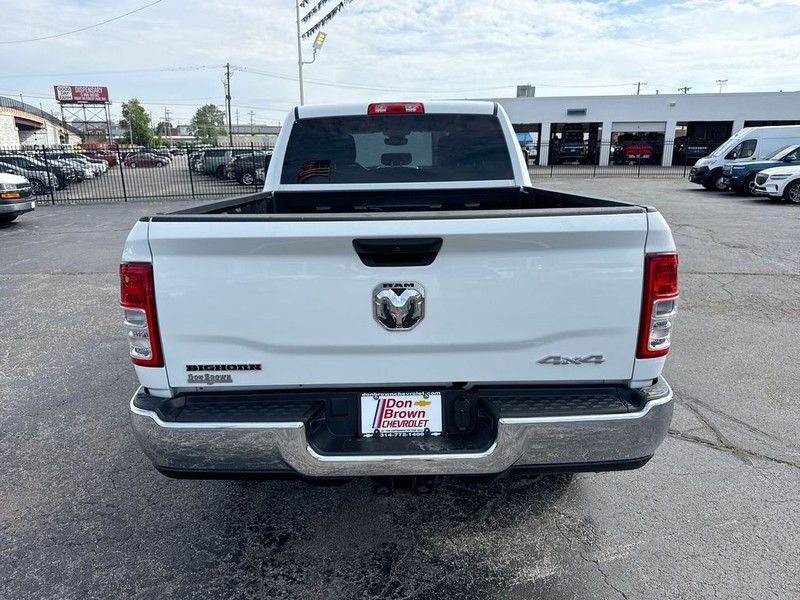 Ram 2500 Vehicle Full-screen Gallery Image 31