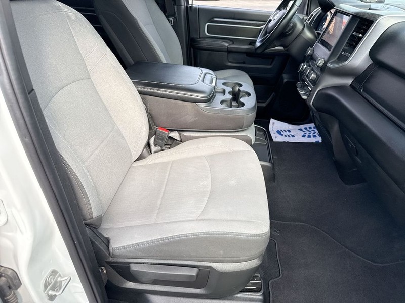 Ram 2500 Vehicle Full-screen Gallery Image 33