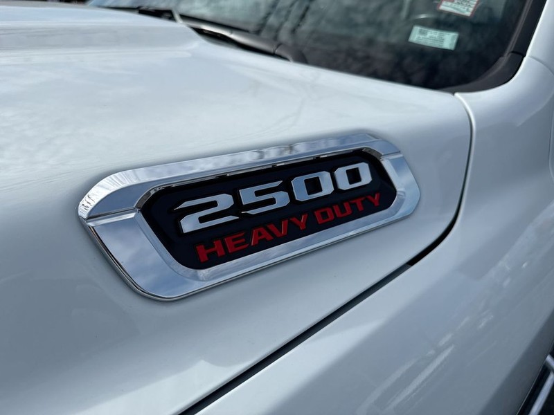 Ram 2500 Vehicle Full-screen Gallery Image 42